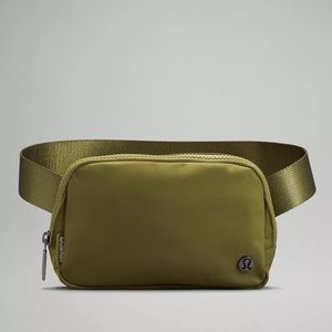 Lululemon Everywhere Belt Bag